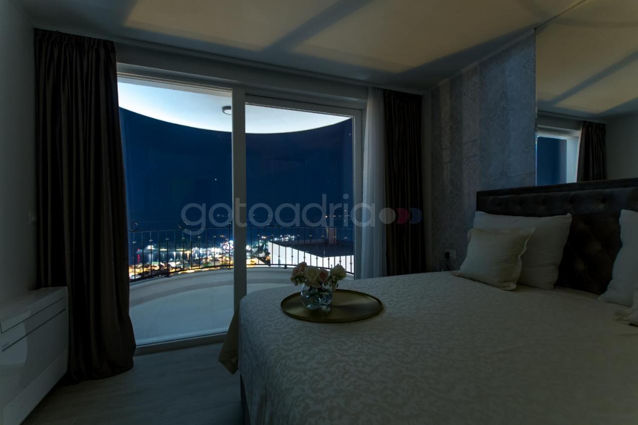 Villa Smaragd - Opal - Luxury Apt With Shared Pool And Private Hot Tub Makarská Exteriér fotografie