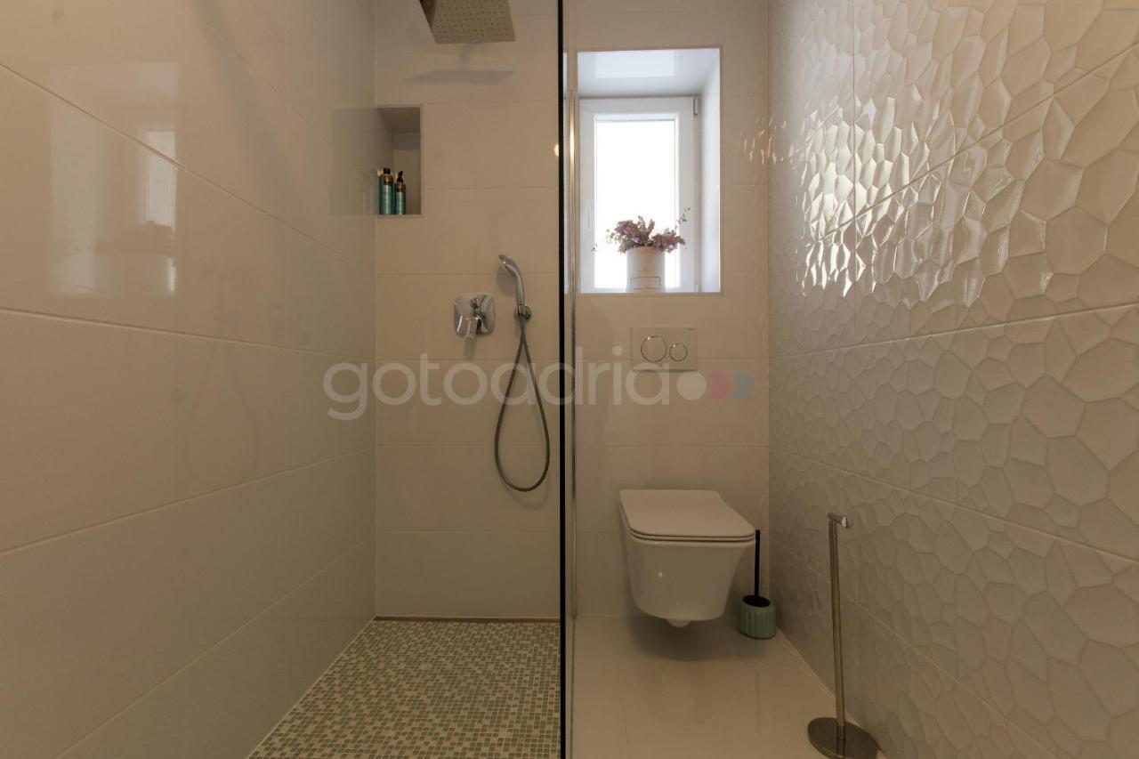 Villa Smaragd - Opal - Luxury Apt With Shared Pool And Private Hot Tub Makarská Exteriér fotografie